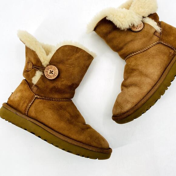 UGG side Button Shearling Boots - Picture 1 of 7
